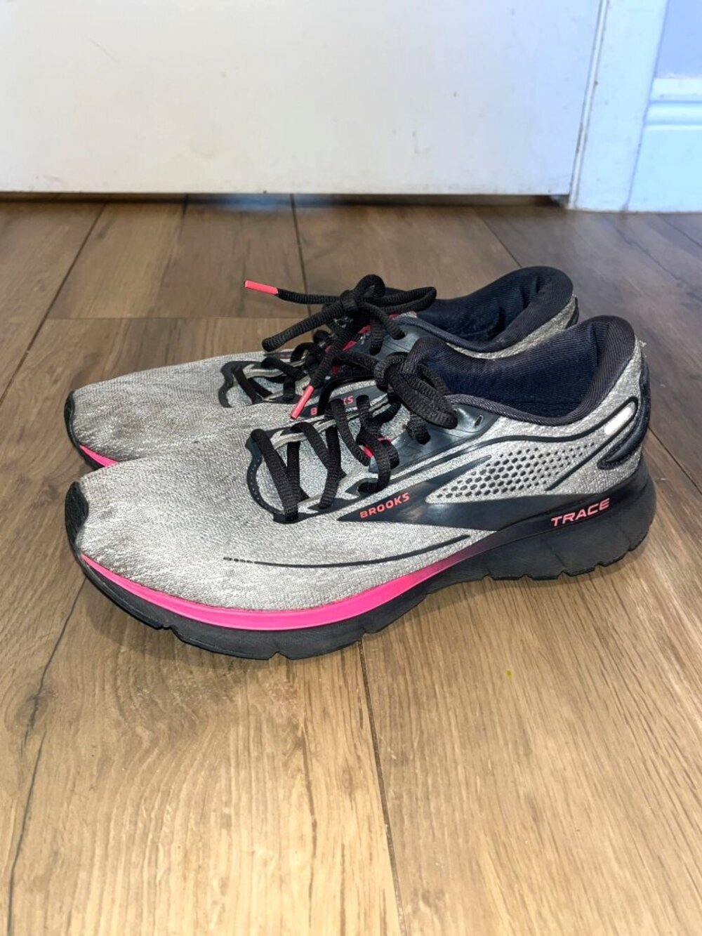 Brooks Trace Womens Running Shoes Gray/Black/Pink Size 9.5